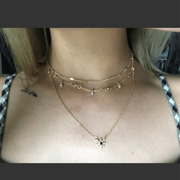 Dainty Star Charm Layered Gold Necklace - Picture 4 of 7